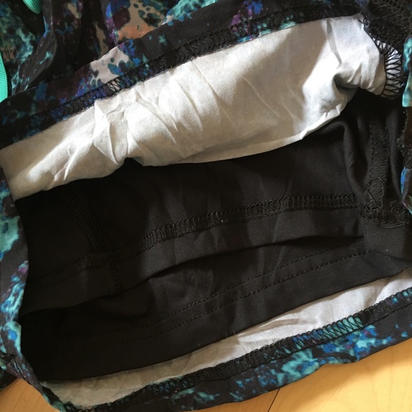 2 for $40🩷 FABLETICS shorts and sports bra set - Picture 8 of 11